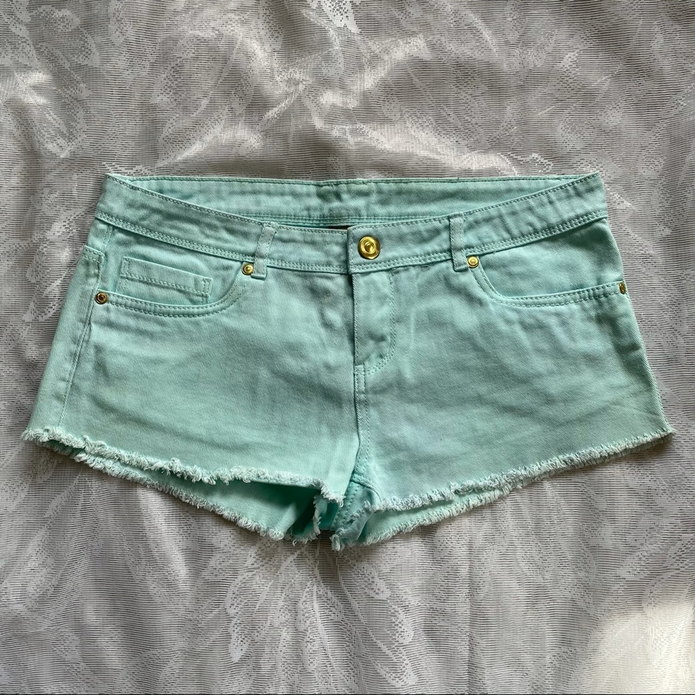 Primark | pastel cut off shorts, US 6